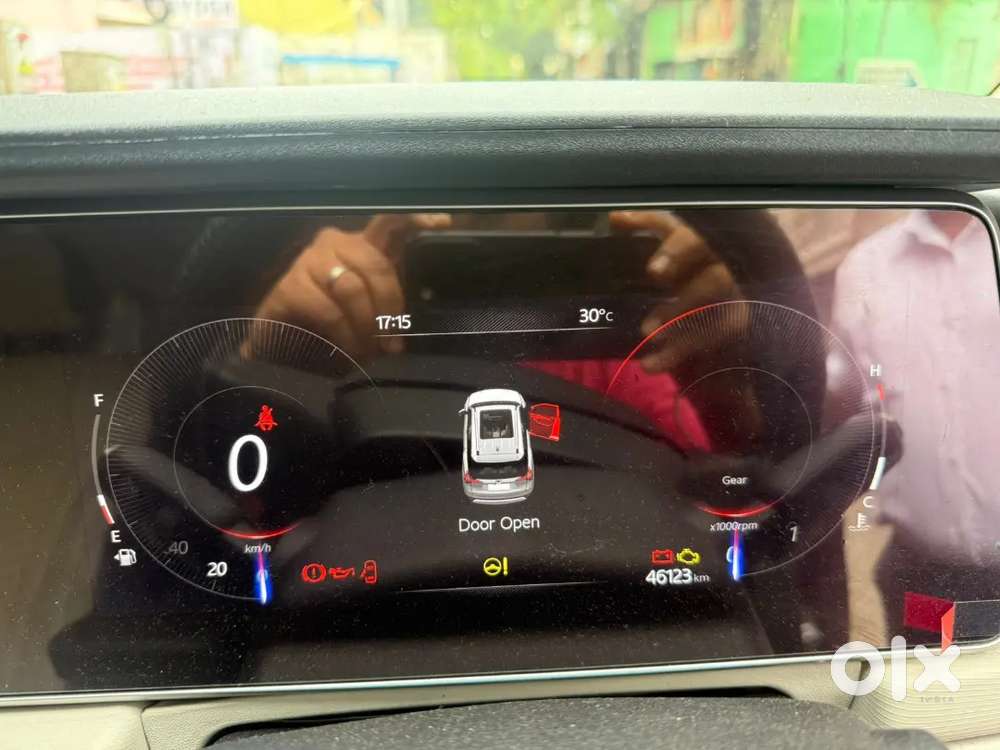 Mahindra Xuv700 Ax5