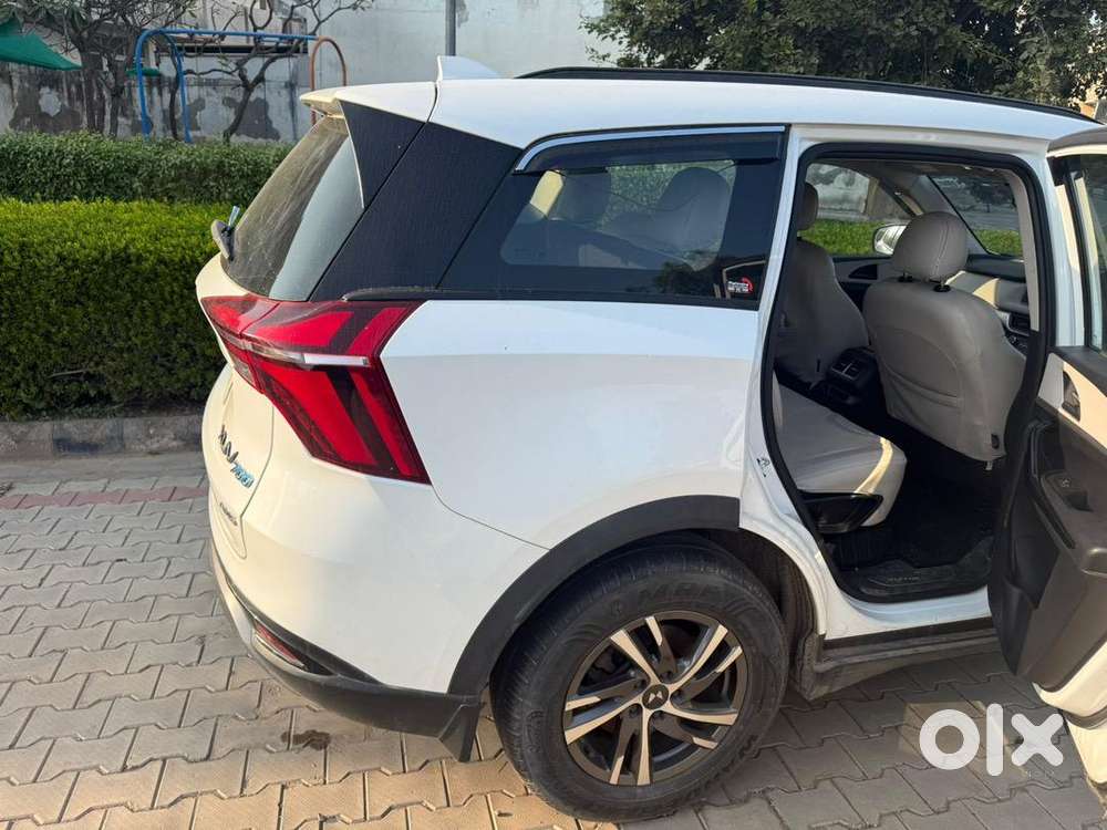 Mahindra Xuv700 2023 Diesel Well Maintained