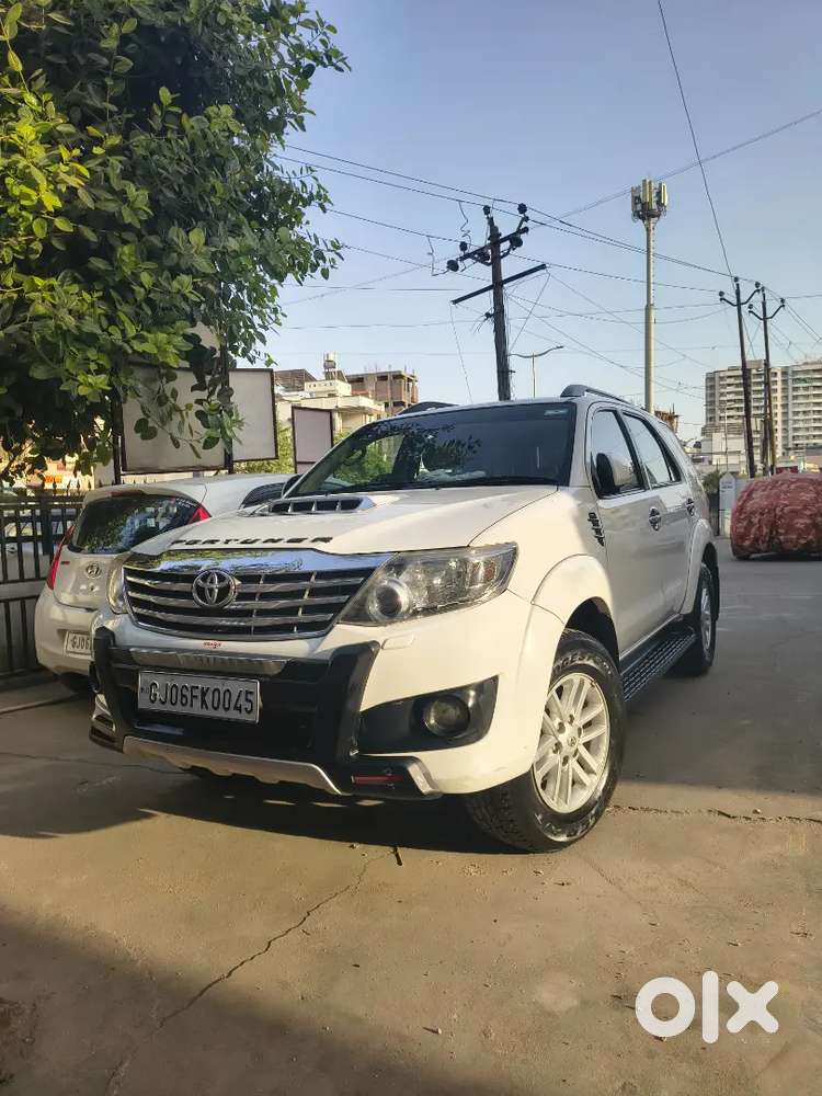 Toyota Fortuner Legender 2012 Diesel 140000 Km Driven
