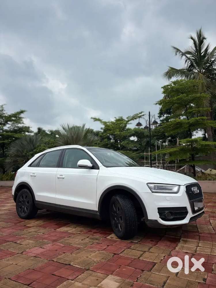 Premium & Catchy Luxury Audi Q3 Diesel Suv With  Panaromic Sunroof