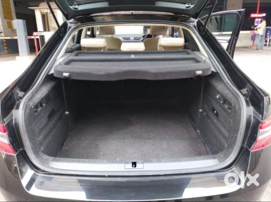 Skoda Superb Style 1.8 Tsi At, 2017, Petrol