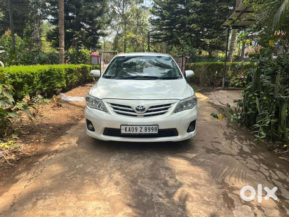 Toyota Corolla Altis 2011 Petrol Well Maintained