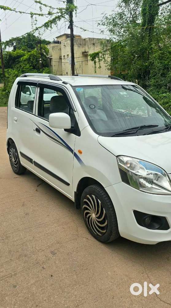 Maruti Suzuki Wagon R Vxi Mt 1.0l, 2017, Petrol