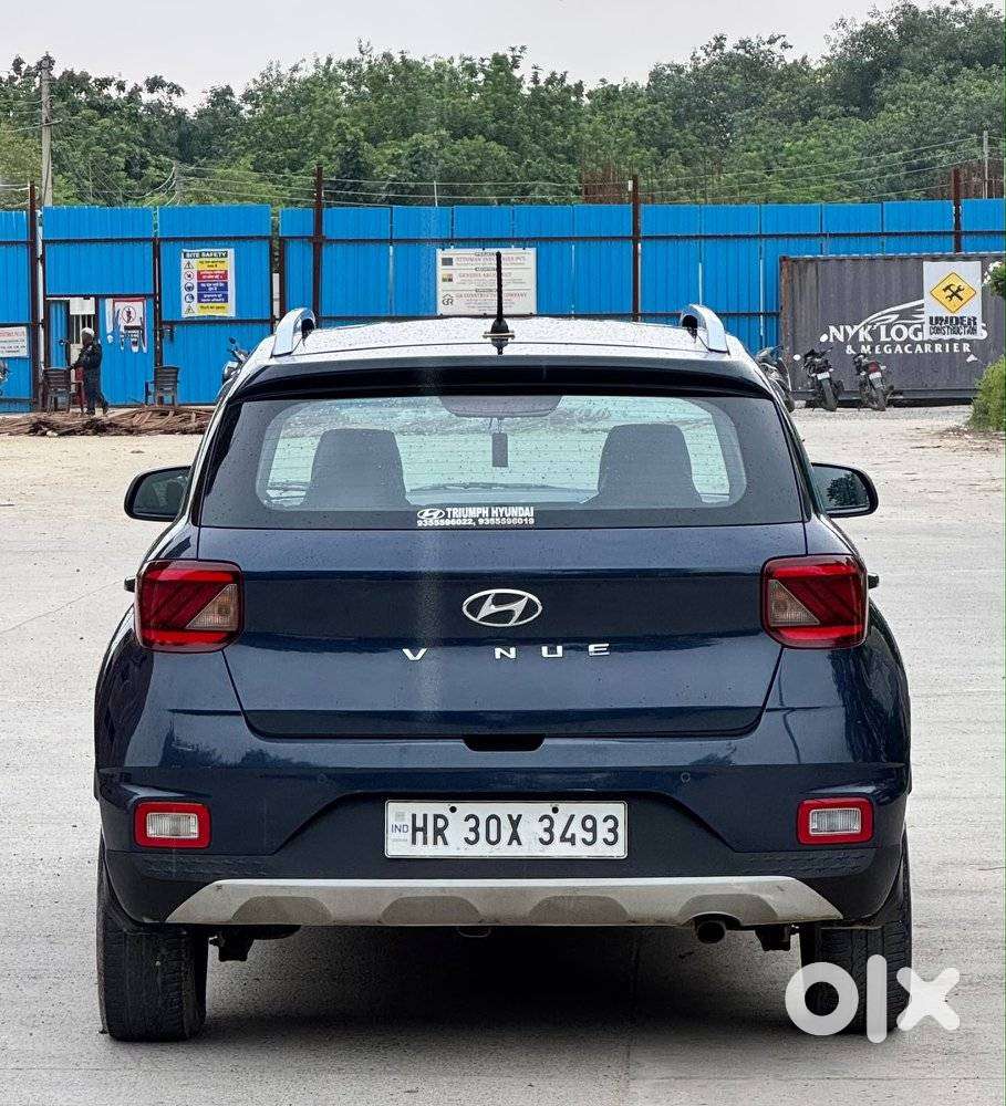 Hyundai Venue S (o) 1.2 Petrol Knight Edition, 2021, Petrol