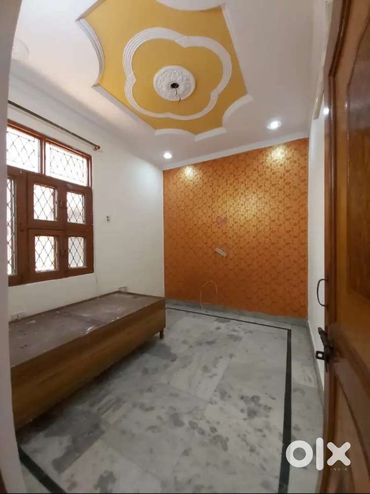 Well maintained good constructed prime location flat for rent 7000
