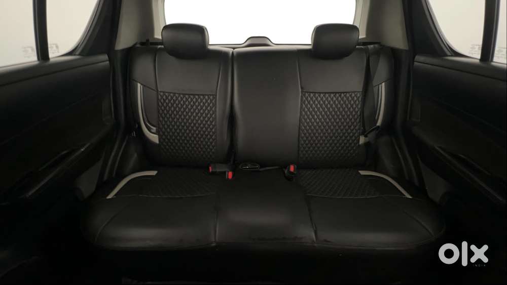 Maruti Suzuki Swift Vxi Optional, 2016, Petrol