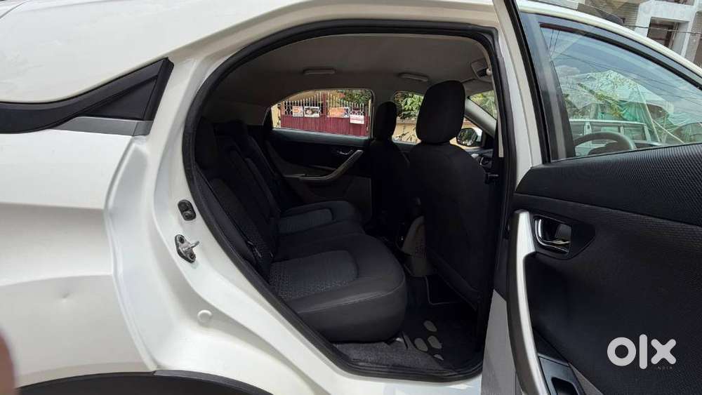 Tata Nexon 1.2 Revotron Xza Plus Dualtone, 2018, Petrol