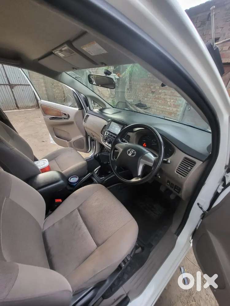 Toyota Innova 2015 Diesel Well Maintained