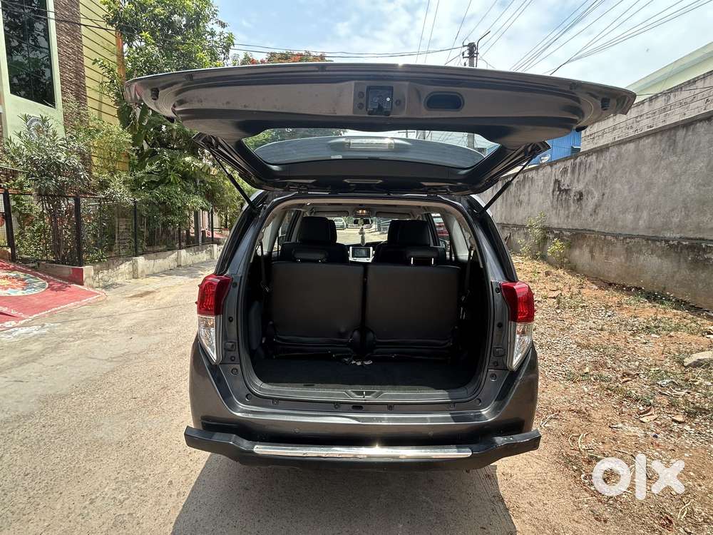 Toyota Innova Crysta 2.4 V 7 Str, 2016, Diesel