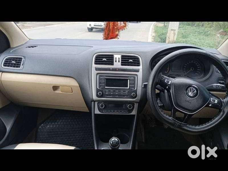 Volkswagen Polo Petrol Highline 1.2l, 2015, Petrol
