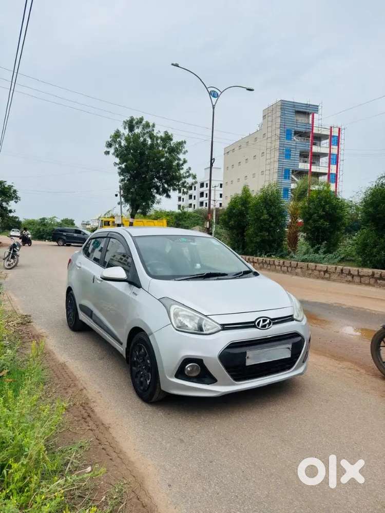 Hyundai Xcent Base 2015 Variant
