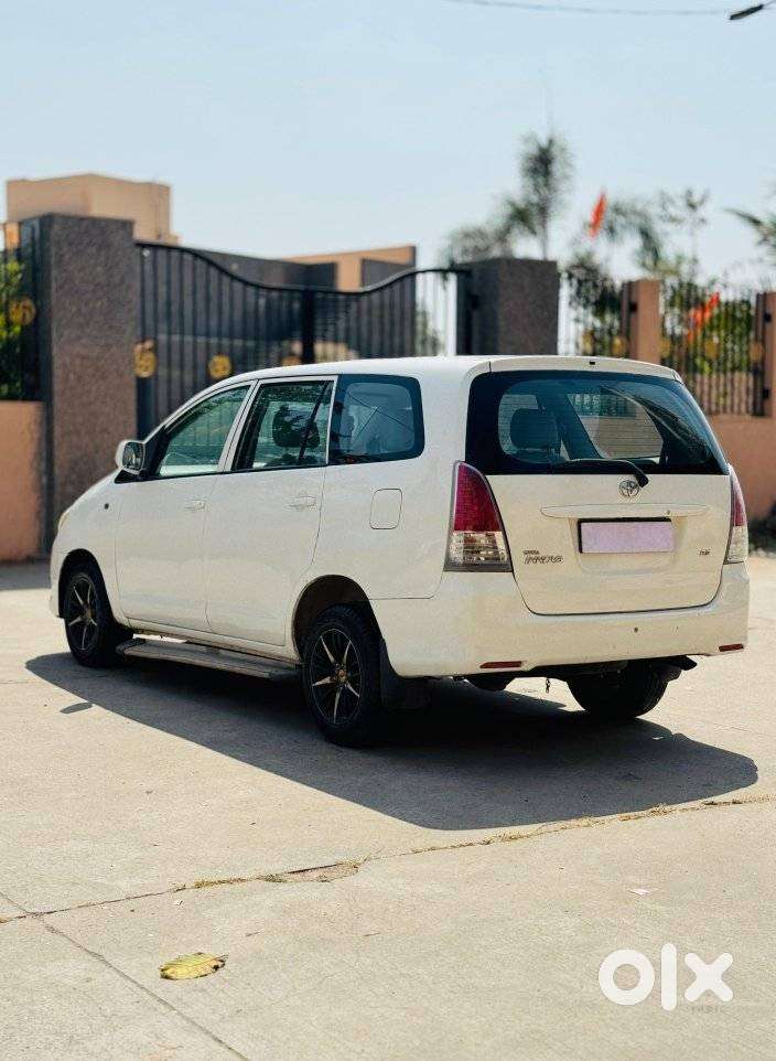 Toyota Innova 2.5 G (diesel) 8 Seater, 2009, Diesel