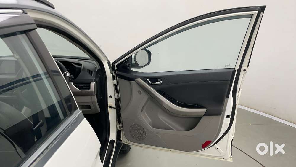Tata Nexon 1.2 Revotron Xz Plus Dual Tone, 2019, Petrol