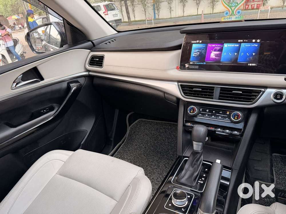 Mahindra Xuv700 2.2 Ax 7 Diesel At Str, 2025, Diesel