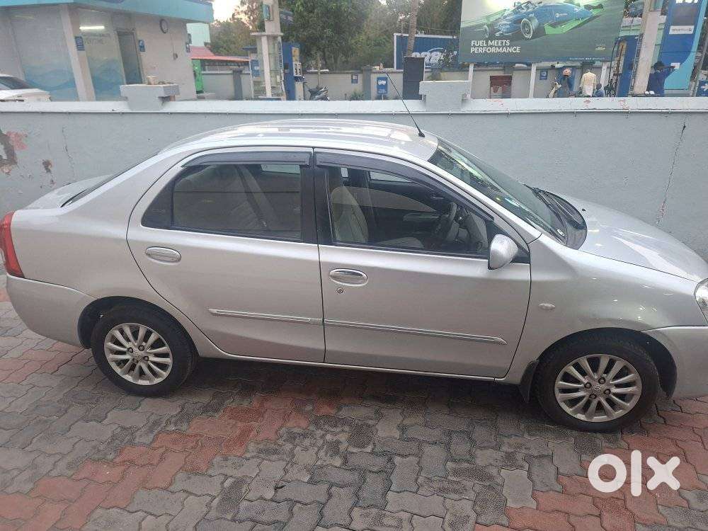 Toyota Etios V, 2012, Petrol
