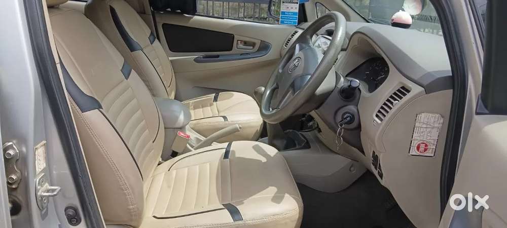Toyota Innova 2.5 G (diesel) 8 Seater Bs Iv, 2015, Diesel