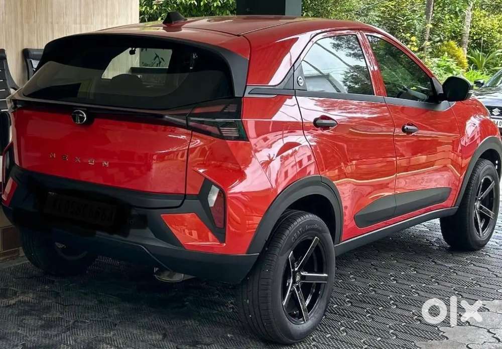Tata Nexon 2025 Petrol. Only16500 Km Driven