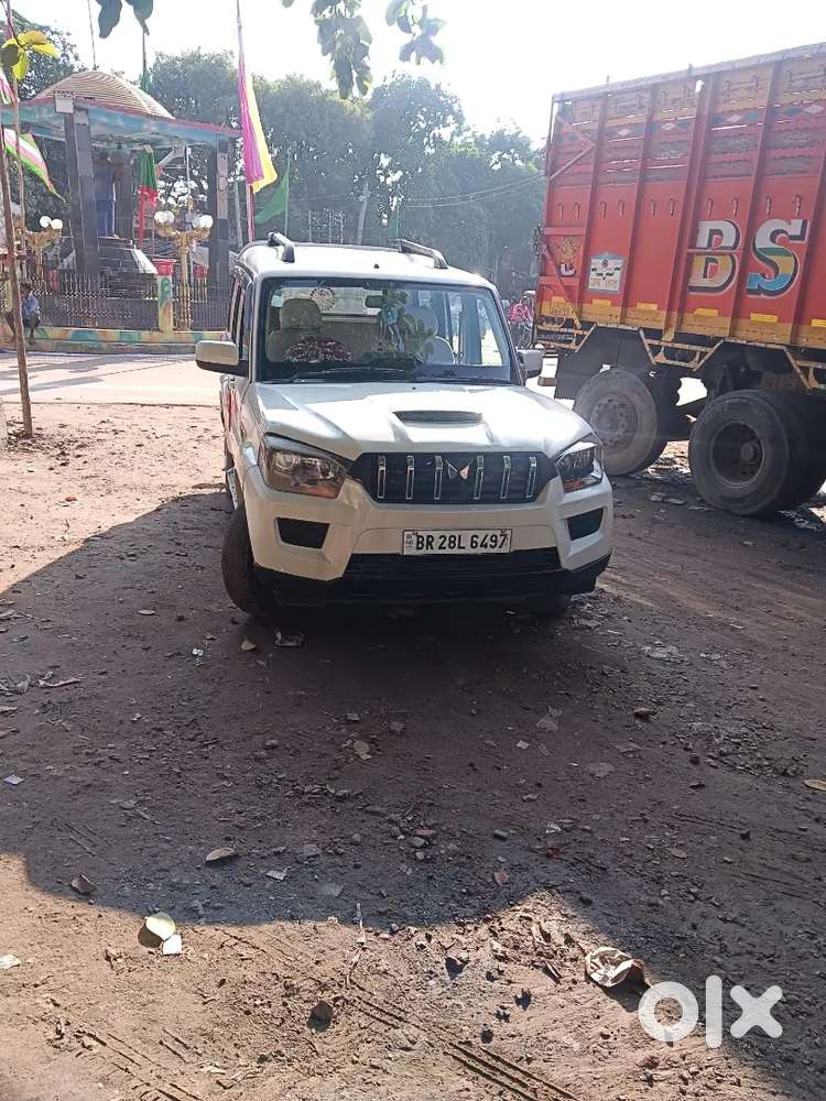 Mahindra Scorpio 04/04/2016