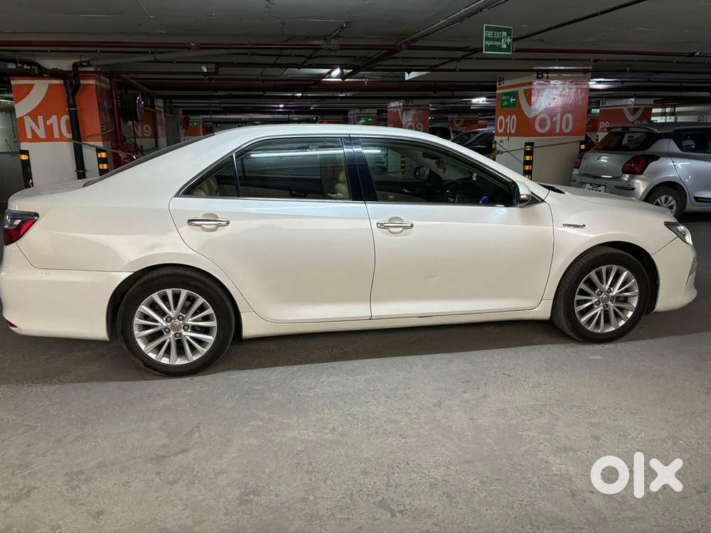 2016 Toyota Camry Hybrid