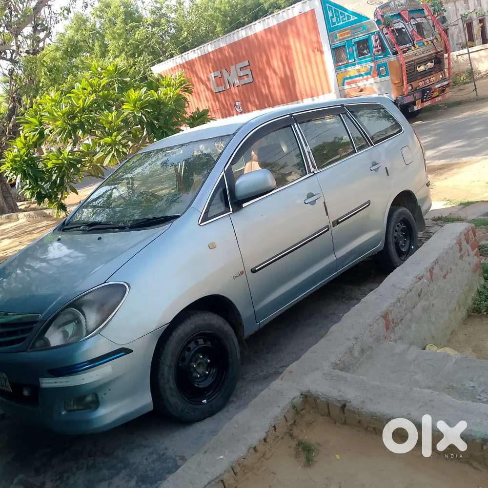 Toyota Innova Crysta 2010
