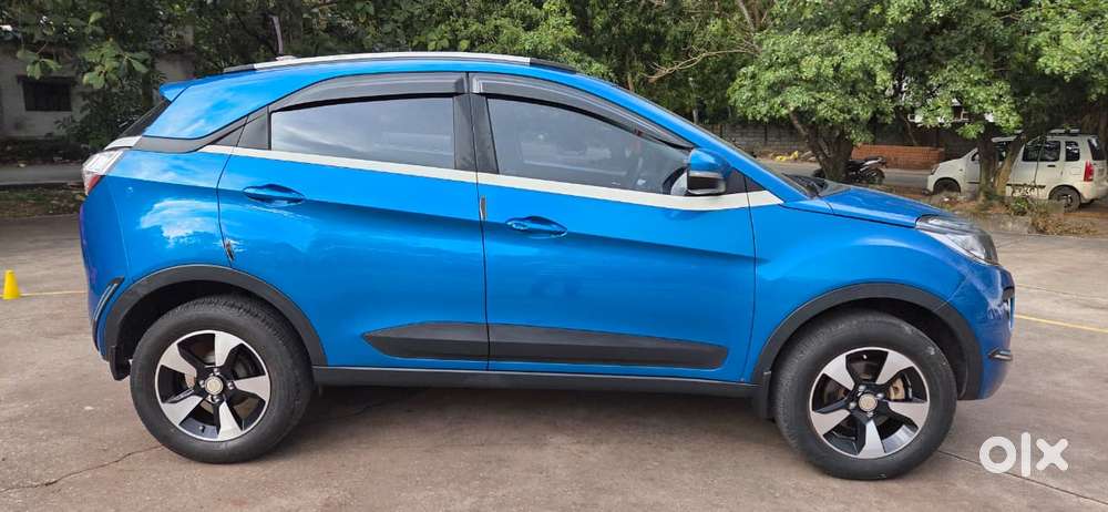 Tata Nexon 1.2 Revotron Xza Plus (o) Amt, 2018, Petrol