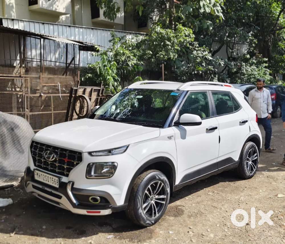 Hyundai Venue 2020 Petrol Well Maintained
