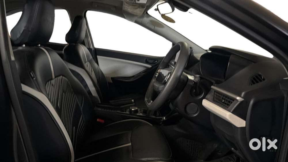 Tata Nexon Pure (s) 1.2 Petrol 6amt, 2025, Petrol