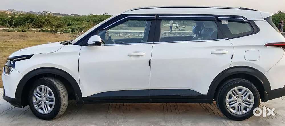 Kia Carens 2023 Petrol Good Condition