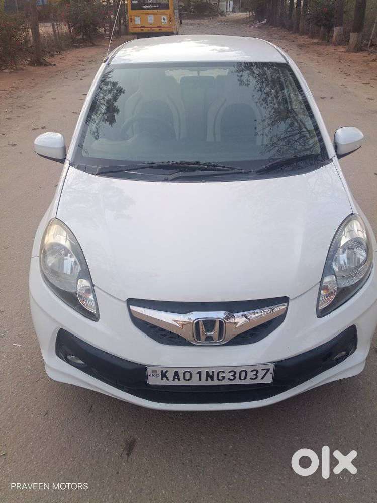Honda Brio V Automatic, 2014, Petrol