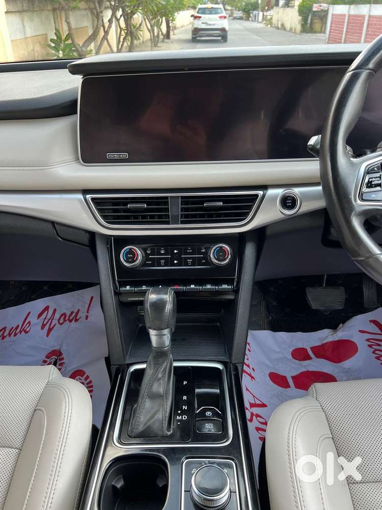 Mahindra Xuv700 2.2 Ax 7 Diesel At Luxury Pack Str Awd, 2022, Diesel