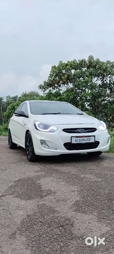 Hyundai Fluidic Verna 1.6 Crdi 2012