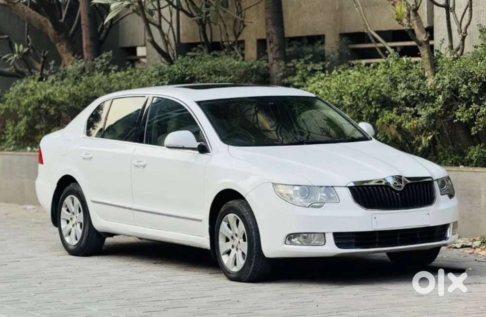 Skoda Superb, 2011, Petrol