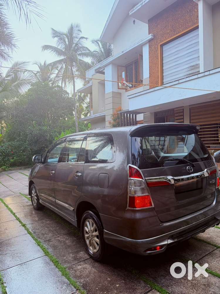 Toyota Innova 2013 V Option -well Maintained Family Car Family Car