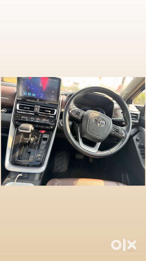 Toyota Innova Hycross 2.0 Zx Hybrid 7 Str, 2023, Petrol