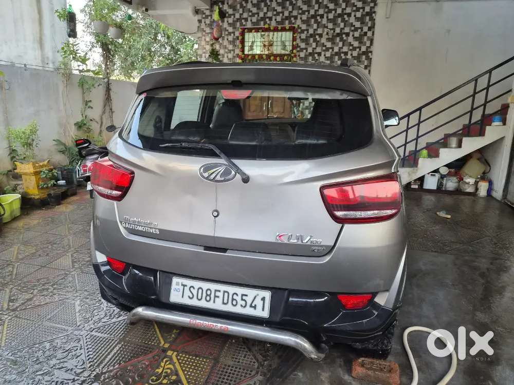 Mahindra Kuv 100