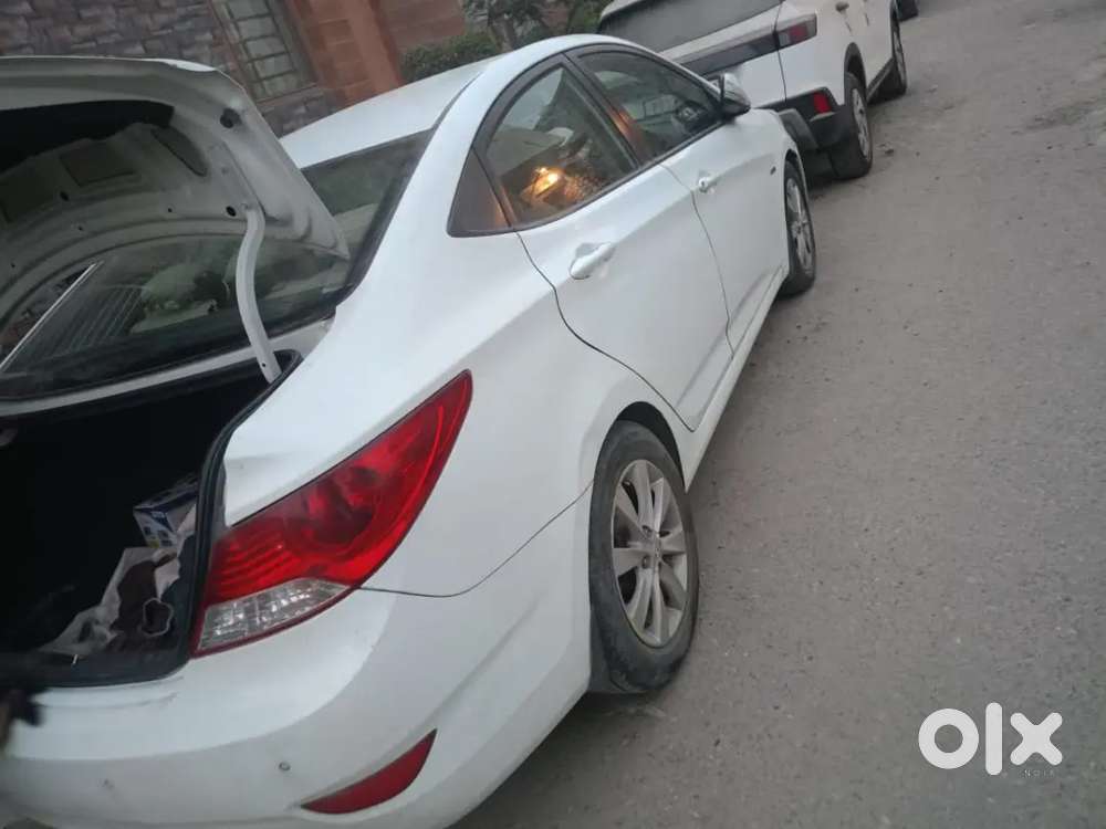 Hyundai Verna 1.6 Sx 2011