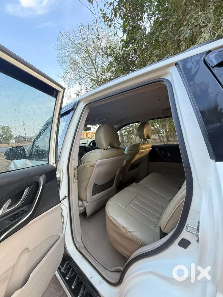 Mahindra Xuv500 2016 Diesel 111000 Km Driven
