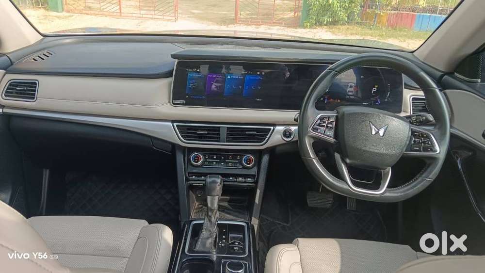 Mahindra Xuv700 2.2 Ax 7 Diesel At Luxury Pack Str, 2023, Diesel