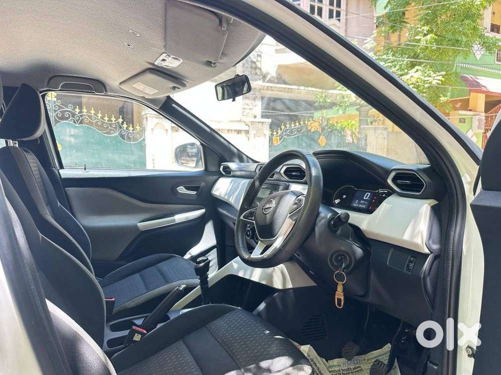 Renault Triber Rxt, 2023, Petrol