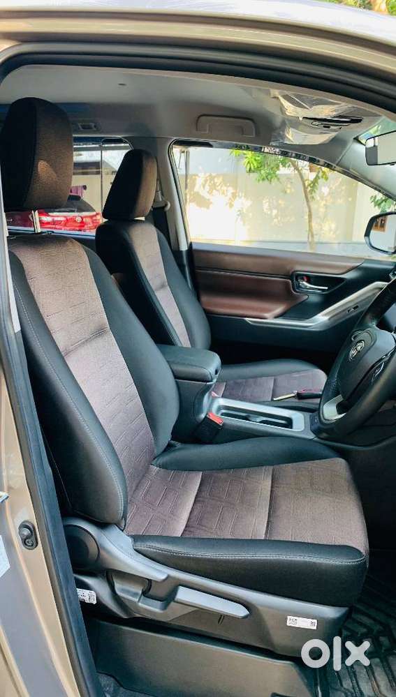 Toyota Innova Hycross 2.0 Vx Hybrid 8 Str, 2023, Petrol