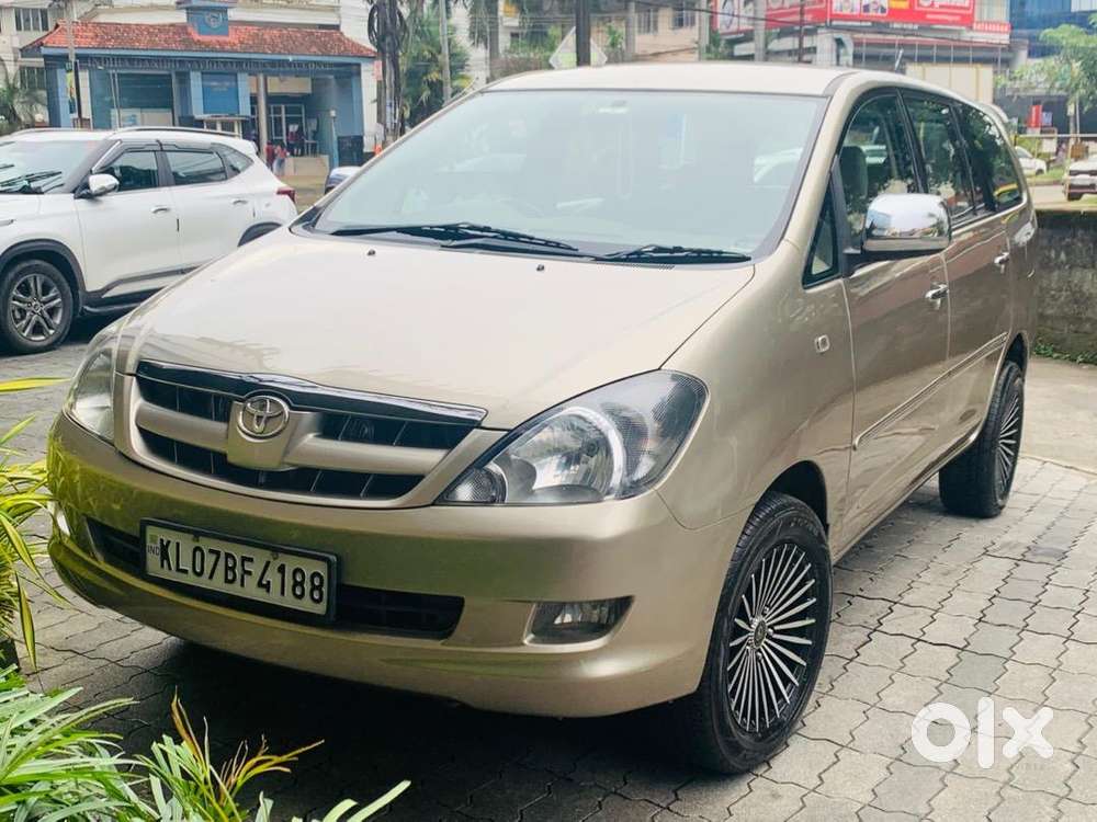 Toyota Innova 2007 Diesel 180000 Km Driven