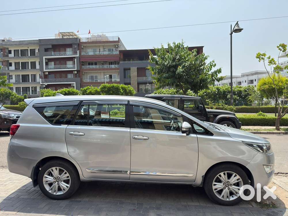 Innova 2.8 G Automatic