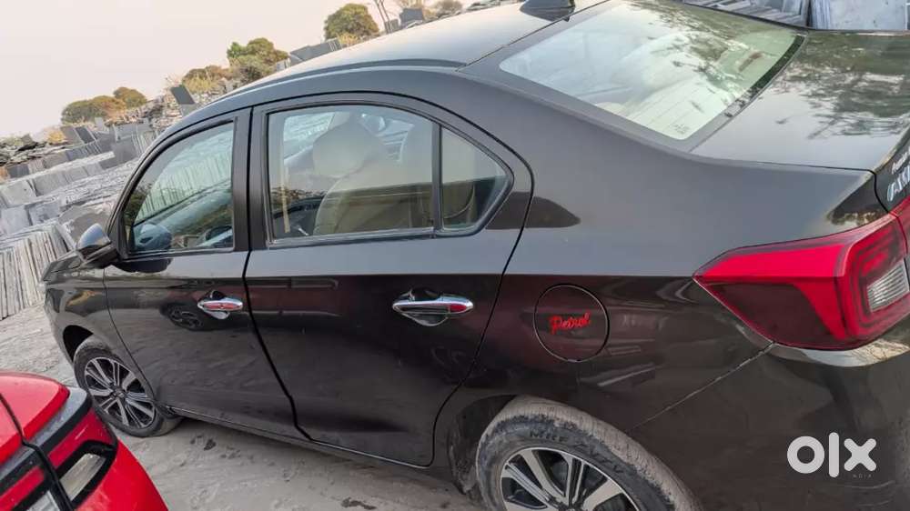 Honda Amaze 2nd Gen 2023 Petrol Well Maintained