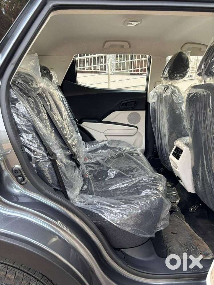 Mahindra Xuv 3xo Mx3, 2025, Petrol