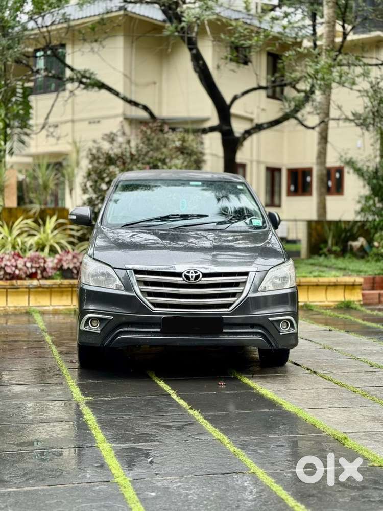 Toyota Innova 2.5 Gx 8 Str Bs-iii, 2015, Diesel