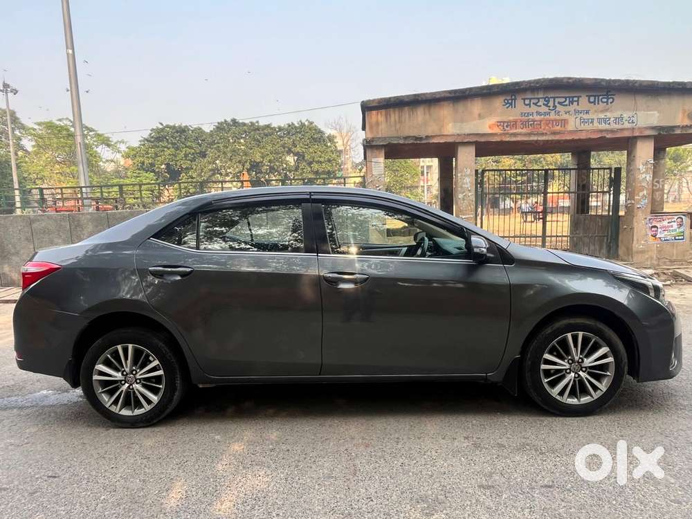 Toyota Corolla Altis 1.8 J, 2016, Petrol
