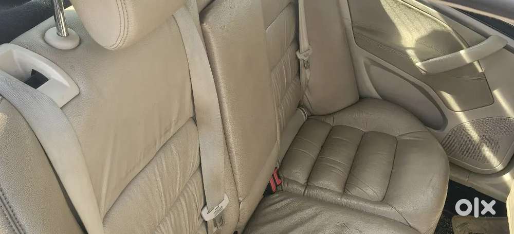 Skoda Laura 2.0 Ambiente 2012