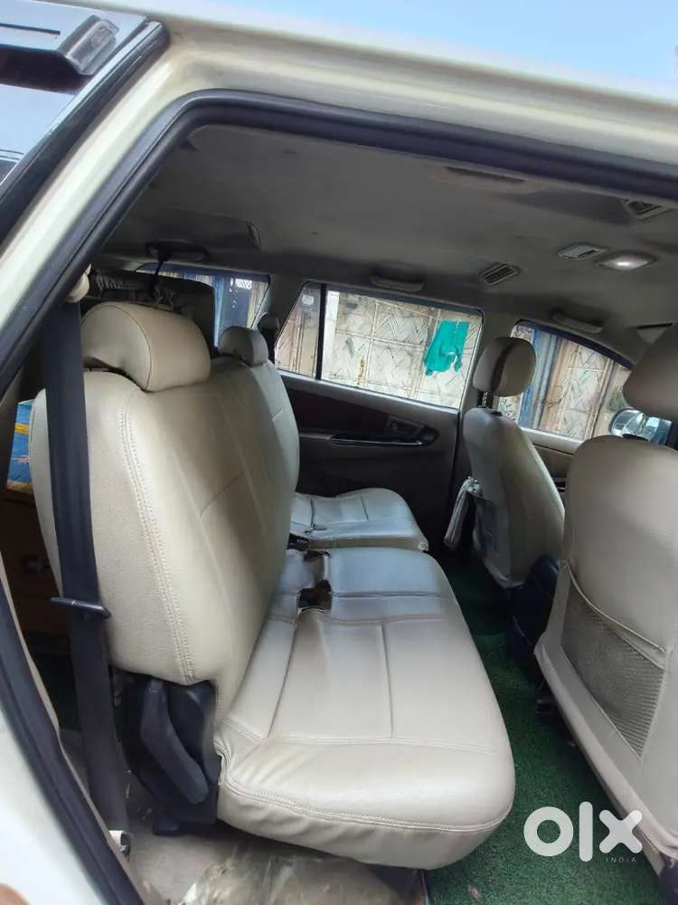 Toyota Innova 2015