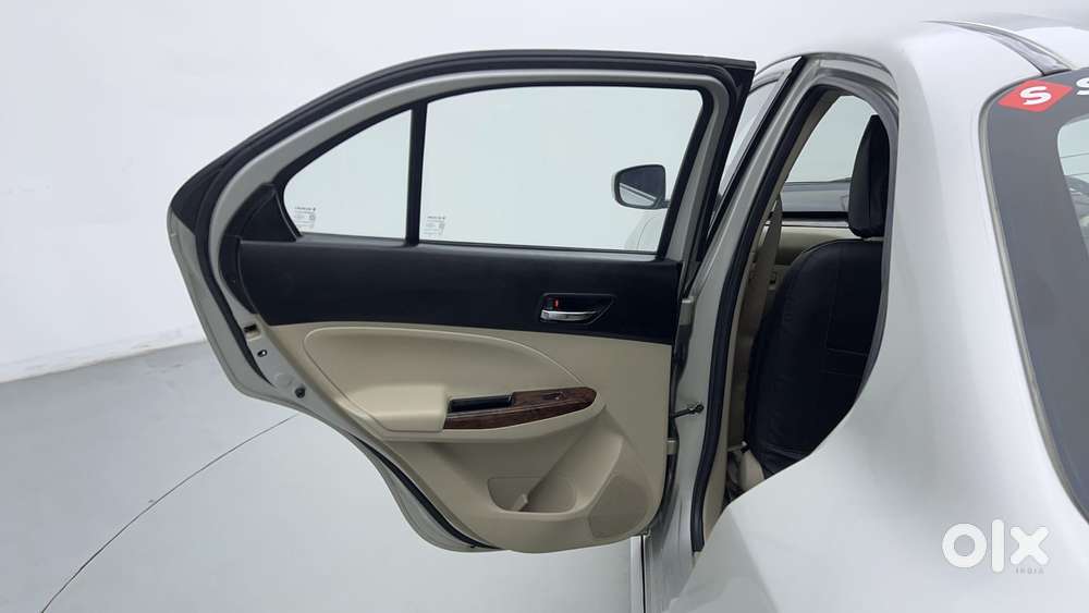 Maruti Suzuki Dzire 1.2 Zxi Amt, 2017, Petrol