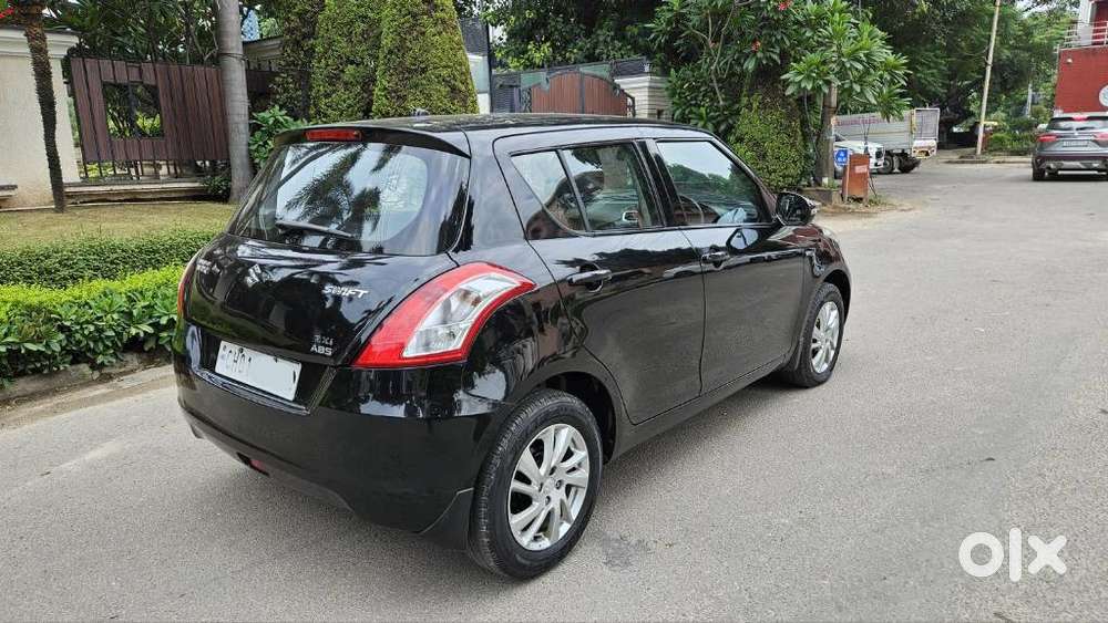 Maruti Suzuki Swift Zxi Bsiv, 2012, Petrol